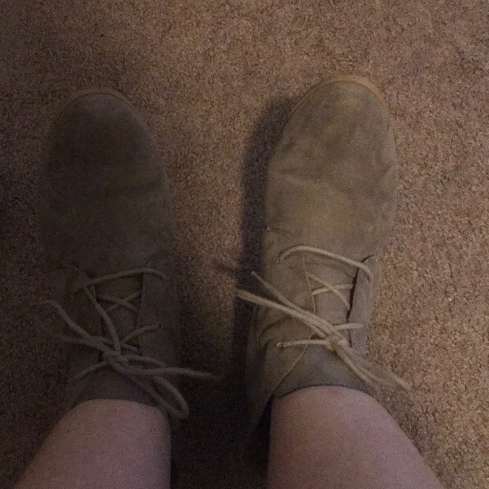 Short boots
